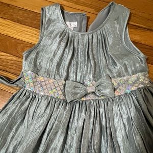 Girl Beautiful Gray dress. Size 8